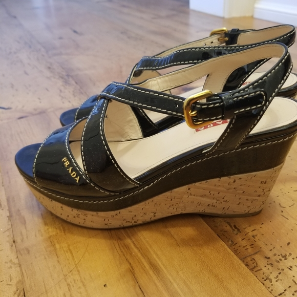 Prada black patent wedge sandals, size 38, excellent condition - Picture 4 of 8